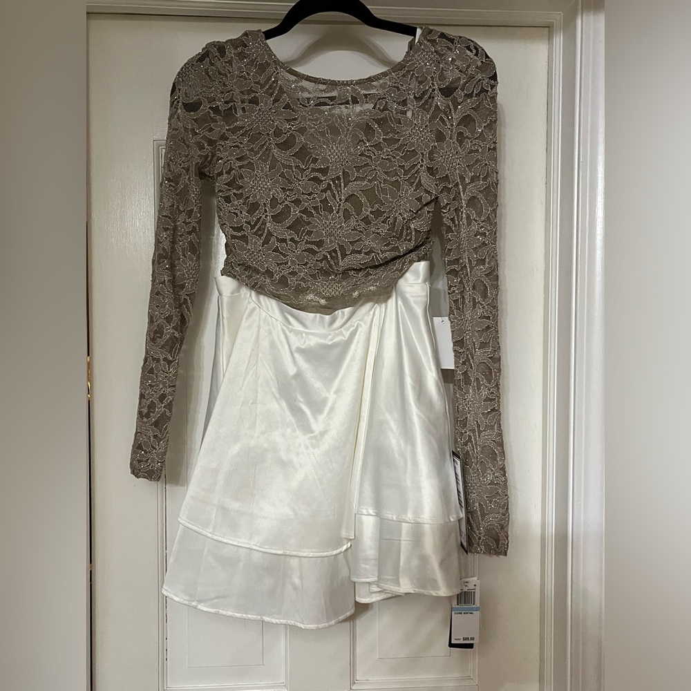 Juniors' Lace Contrast 2-Piece Dress - mushroom/eggshell